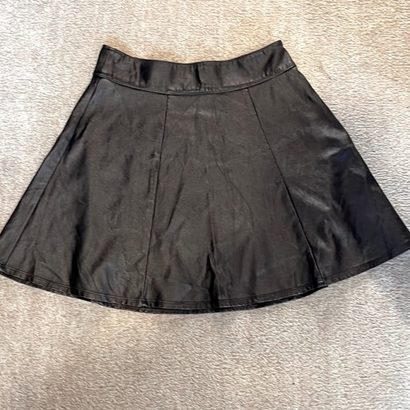 Socialite pleather skirt size S - Picture 1 of 4